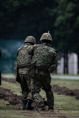 Obraz premium ライフルを構える自衛官