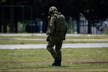 ガスマスクを装備した自衛官（Japaneses soldier equipped gas mask）