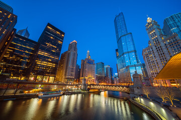 Obraz premium Cityscape of Chicago Riverwalk