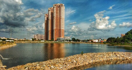 Obraz premium High Buildings Near Lake 
