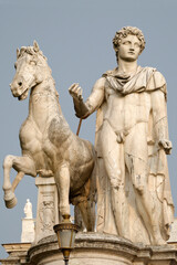 Statues sur la place du Capitole