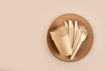 Disposable cardboard plates for outdoor picnics, Reusable eco tableware set for green events