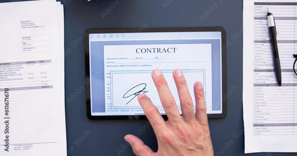 Poster contract e signature