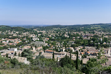 Fototapeta na wymiar Vue panoramique sur Vaison-La-Romaine - Vaucluse - France