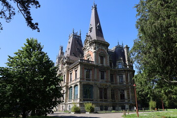 Fototapeta na wymiar La médiathèque, ancien château de Marbeaumont, vue de l'extérieur, ville de Bar le Duc, département de la Meuse, France