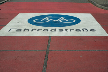 Straßenmarkierung Fahrradstraße