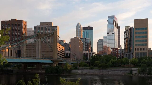 Minneapolis, Minnesota - Nicollet Island Day-to-Night Time Lapse