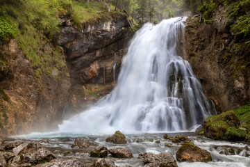 Fototapeta na wymiar Gollinger Wasserfall am Schwarzbach, Salzburger Land, Österreich