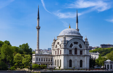 Fototapeta na wymiar View of the Dolmabahce Mosque from the Marmara Sea. Istanbul, Turkey