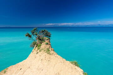 Krajobraz morski. Egzotyczne miejsce, relaks i wypoczynek. Wybrzeże greckiej wyspy, Korfu