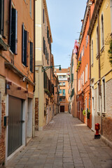 Fototapeta premium Timeless Beauty: The Picturesque Alleys of Venice