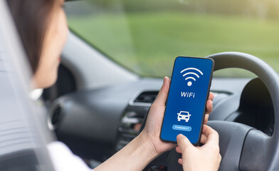 driving a mobile phone Wi-Fi internet signal in online mode on.