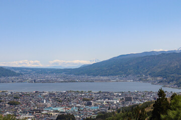 Fototapeta na wymiar 塩尻峠から見た諏訪湖（長野県岡谷市）