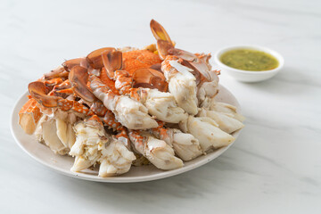 Steamed blue crab with spicy seafood sauce