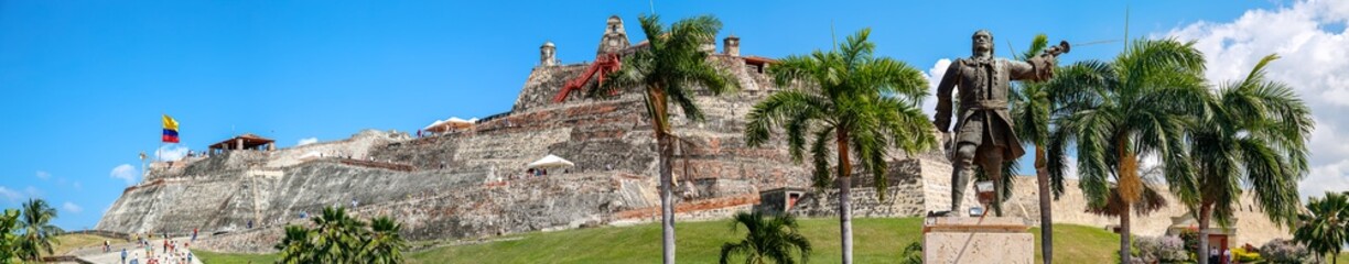Fototapeta na wymiar Panorama of Castle San Felipe de Barajas on a sunny day, Cartagena, Colombia