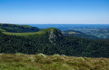 Fototapeta na wymiar Montains in Auvergne