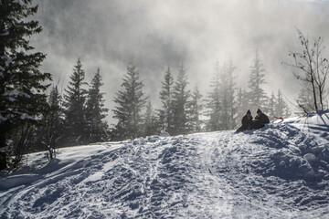 Odpoczynek na Hali Kondratowej, zima w Tatrach, Zakopane