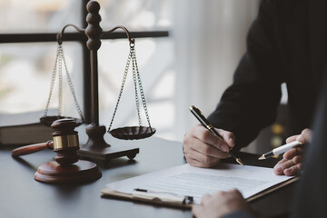 Attorneys or lawyers are advising clients in defamation cases, they are collecting evidence to bring charges against the parties for damages. The concept of defamation case counseling.