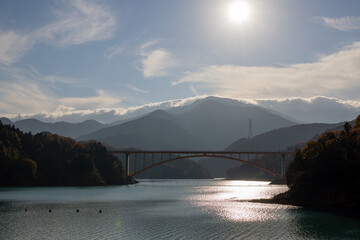 神奈川県の宮ヶ瀬湖に架かる虹の大橋