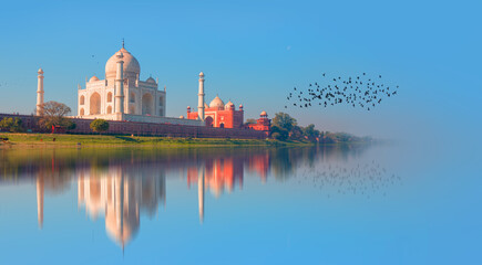 Taj Mahal at sunset - Agra, India - obrazy, fototapety, plakaty