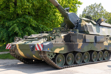 Panzerhaubitze 2000 (PzH 2000) armored howitzer, german 155 mm self-propelled howitzer developed by Krauss-Maffei Wegmann (KMW) and Rheinmetall