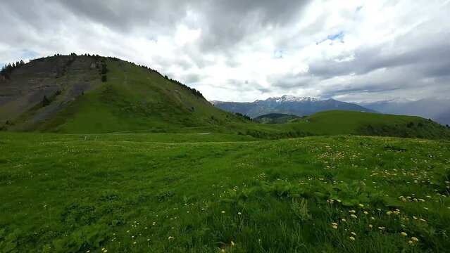Le long de la route de la soif, dans les Aravis, Savoie/Haute-Savoie, France 01/19