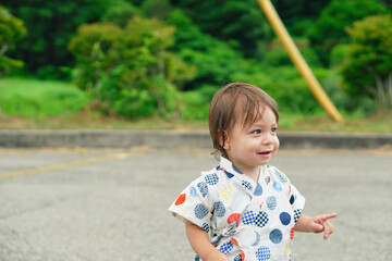 甚平を着たかわいい男の子