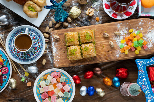 Turkish Coffee and Turkish Tea in the Colorful Ramadan Eid Candy and Chocolate, Traditional Ottoman Cuisine Desserts Photo, Üsküdar Istanbul, Turkiy