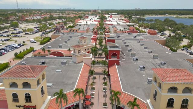 Miromar Outlets at Estero Florida USA