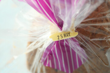  expiry date on a bread packet 