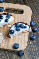 Tartlet with cream and blueberry flavor
