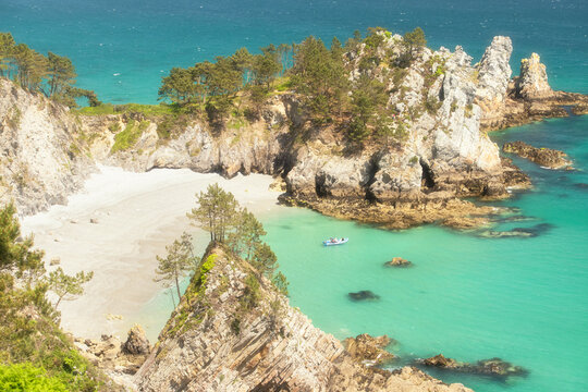 La plage de saint Hernot, sur la presqu'ile de Crozon dans le Finist&egrave;re, en Bretagne