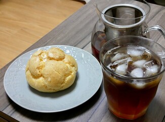 アイスティーとシュークリーム