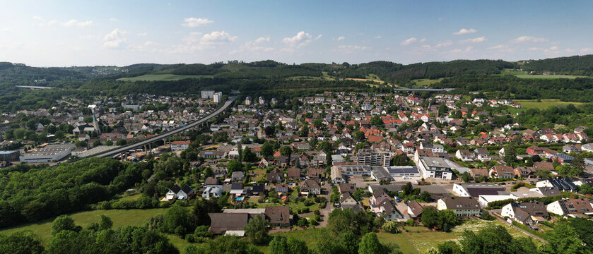 Iserlohn Oestrich vom Burgberg aus / im Hintergrund die Autobahn A 46 / Sauerland, NRW