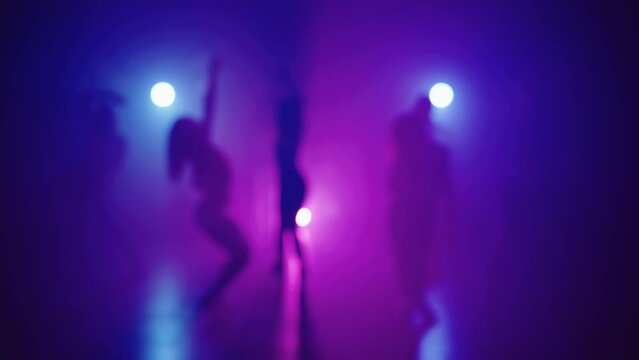 Sexy dance on high heels is an art that combines expressiveness and elegance. This dynamic performance is not only fun, but also a body workout that helps improve flexibility and coordination.