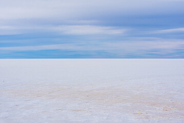 Obraz premium Horizon view in Salt flats in Uyuni