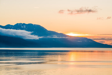 Obraz premium Sweeping landscape photography around the waters of western Alaska