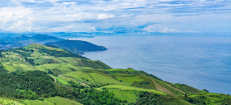 Costa vasca vista desde Jaizkibel, monta&ntilde;a de Guipuzcoa