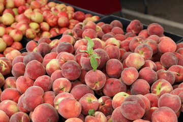 market peaches 