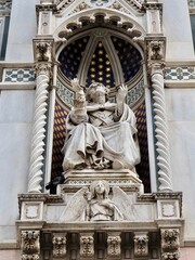 Statue on the frontal facade of the Cathedral of Santa Maria del Fiore