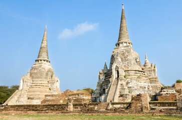 Fototapeta premium Famous, ancient chedis of Phra Sri Sanphet temple at the Ayutthaya Historical Park in Thailand