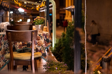 outdoor restaurant dining