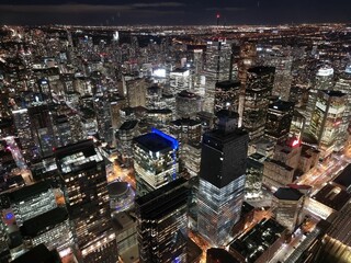 Fototapeta premium Aerial view of cityscape Toronto surrounded by buildings in night