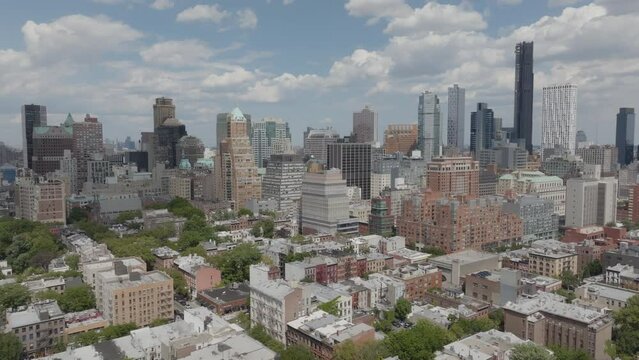 The high rises of Brooklyn Heights abut the brownstones of Cobble Hill