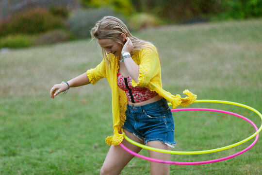 Dancing Double hula hoops 