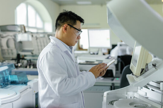 researcher analysis biology device technology indoor