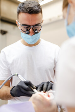 Dental loupes. Surgical protection. Sterile instrument. Procedure