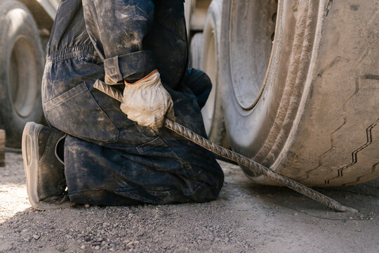 Crop mechanic using rebars while raising wheel