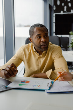 Manager consult report strategy data discuss