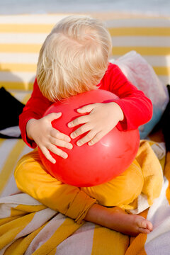 boy and baloon